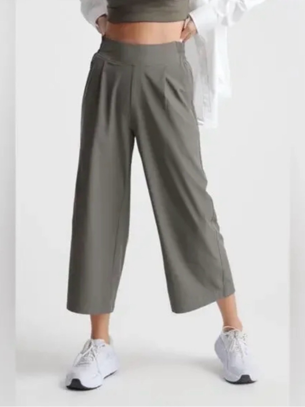 Quince Performance Tech Wide-Leg Pants Cropped Pants size small